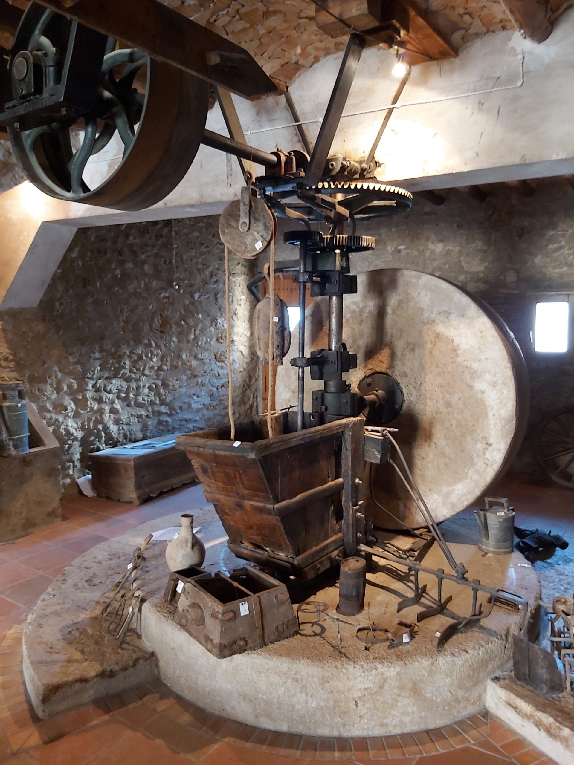 Vilar_de_canes-Interior-del-molino_de_aceite
